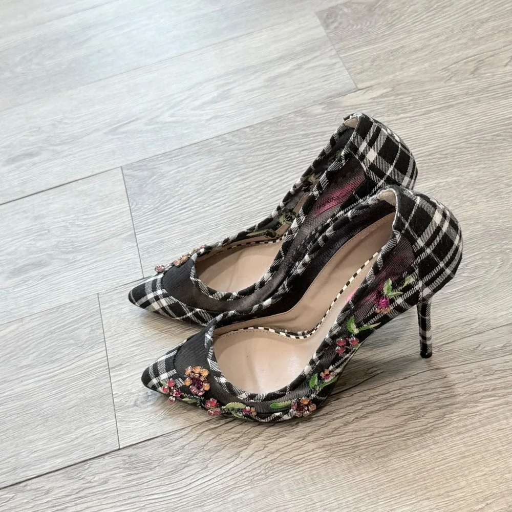 Betsey Johnson Rayn Plaid Floral Mesh Rhinestone Pumps Black White Womens Size 8